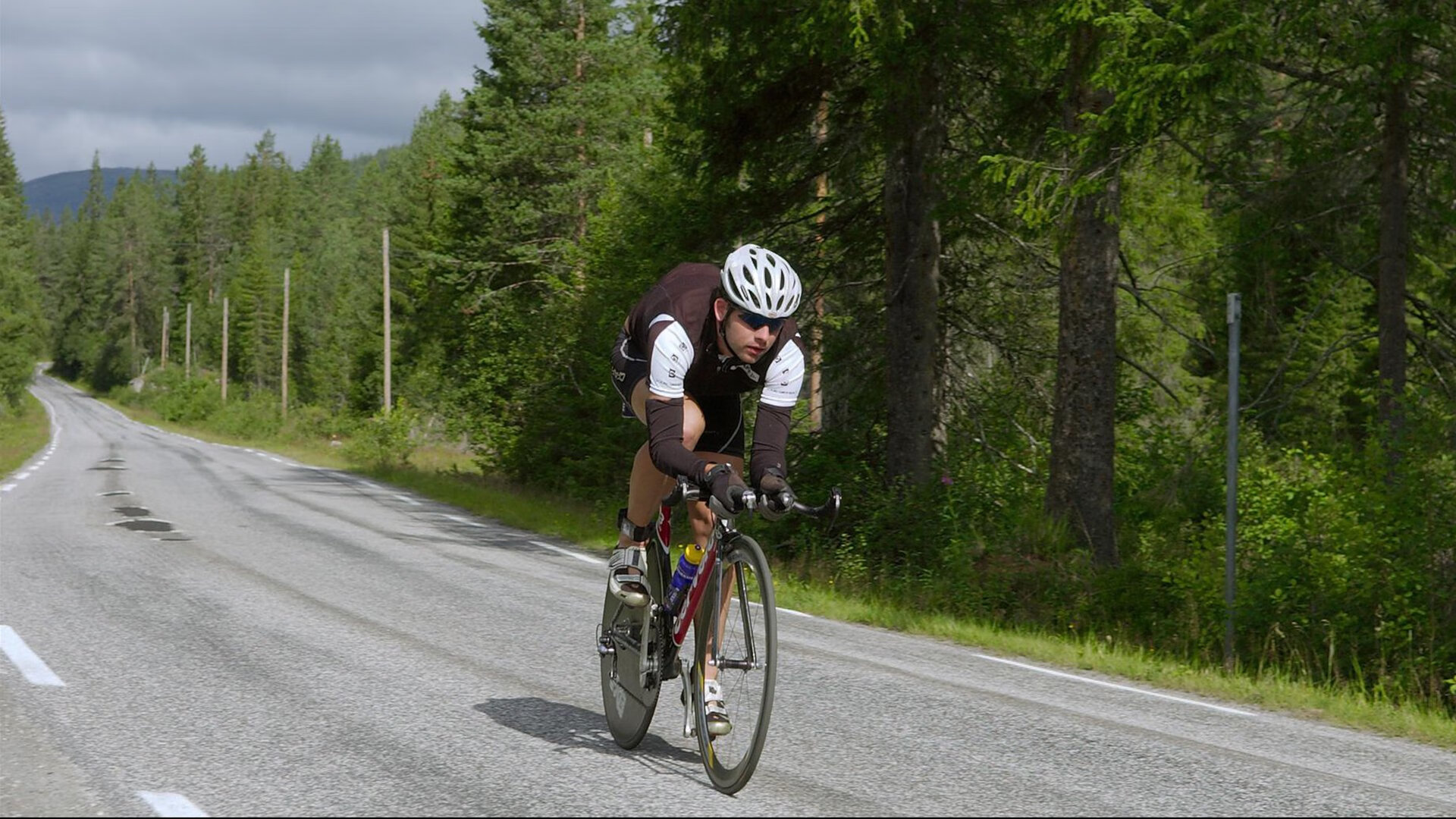 绿茵与赛道双重奏，皇马强势晋级映照罗德里戈的F1街道赛统治力