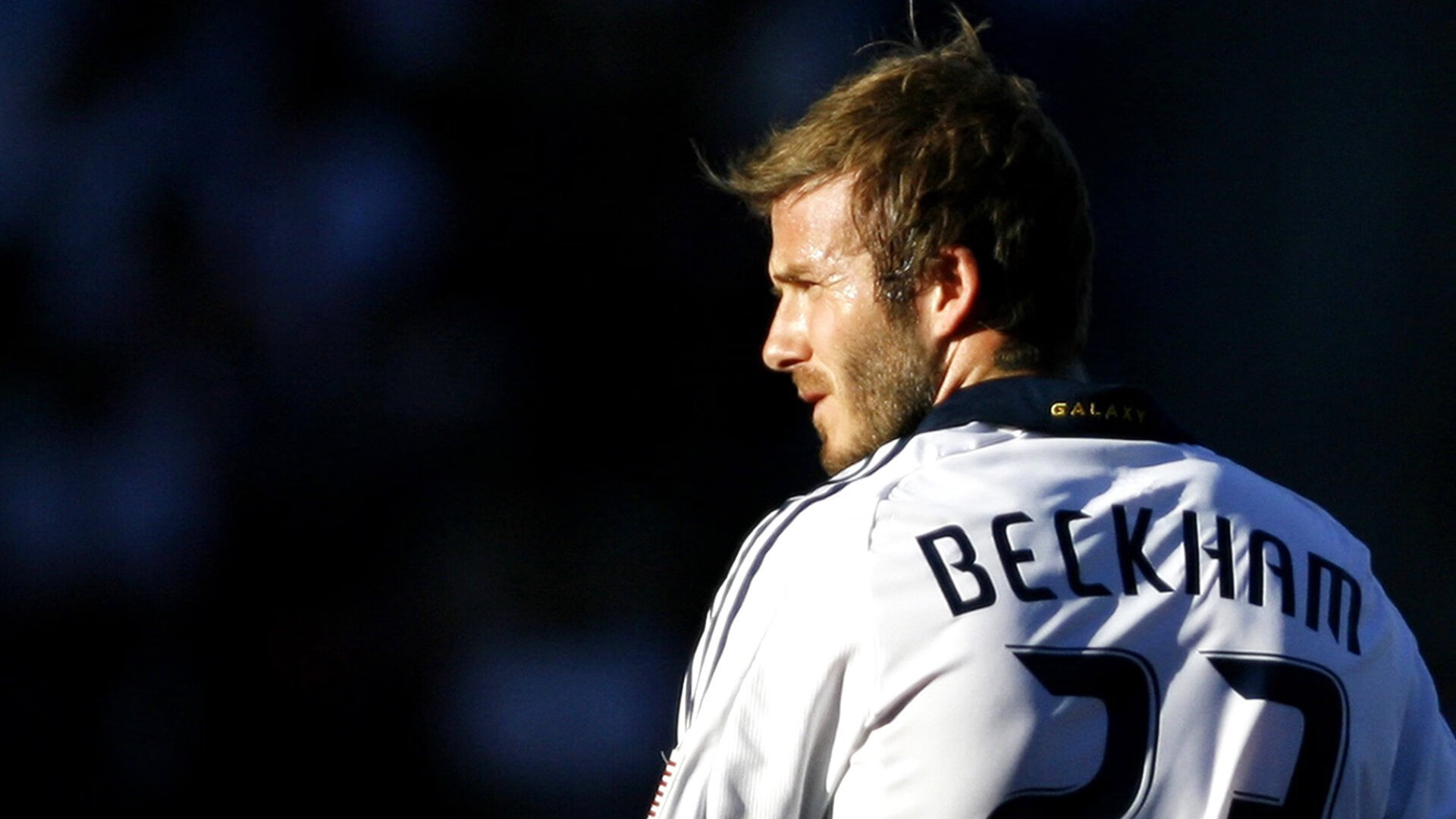 英格拉姆压制级发挥撕裂防线，马刺铁血防守锁死尼克斯进攻命脉